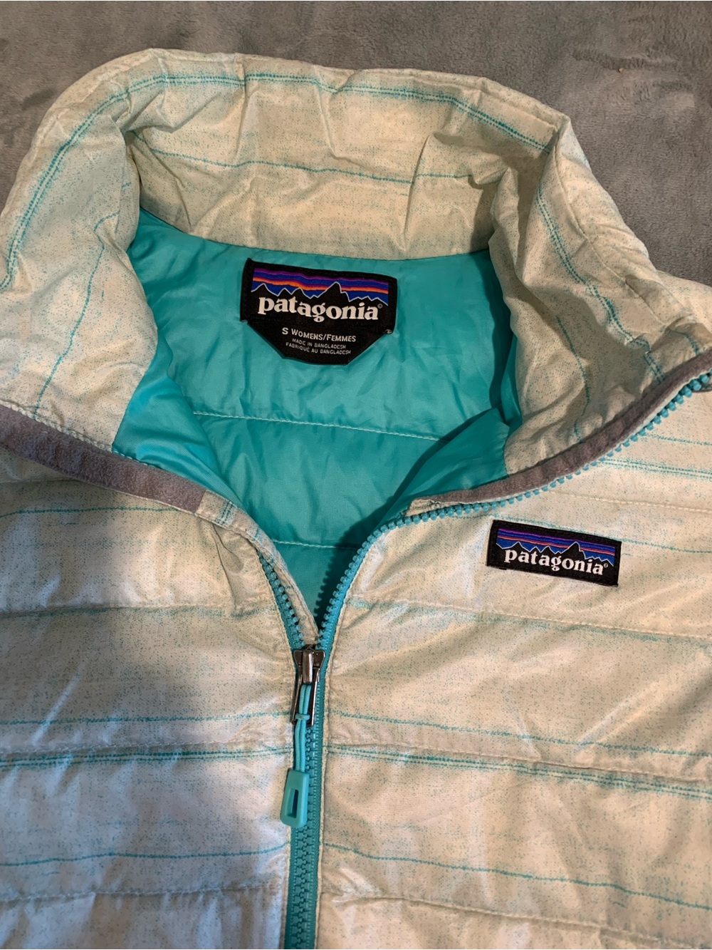 Patagonia Women's Light Mint Quilted Puffer Jacket with Teal Zippers | S - Picture 2 of 13